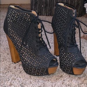 Women’s lace-up wedges